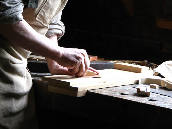 Nacemos de la influencia y formación  heredada en el sector de la <strong>carpintería de madera y ebanistería  en Maià de Montcal.</strong>